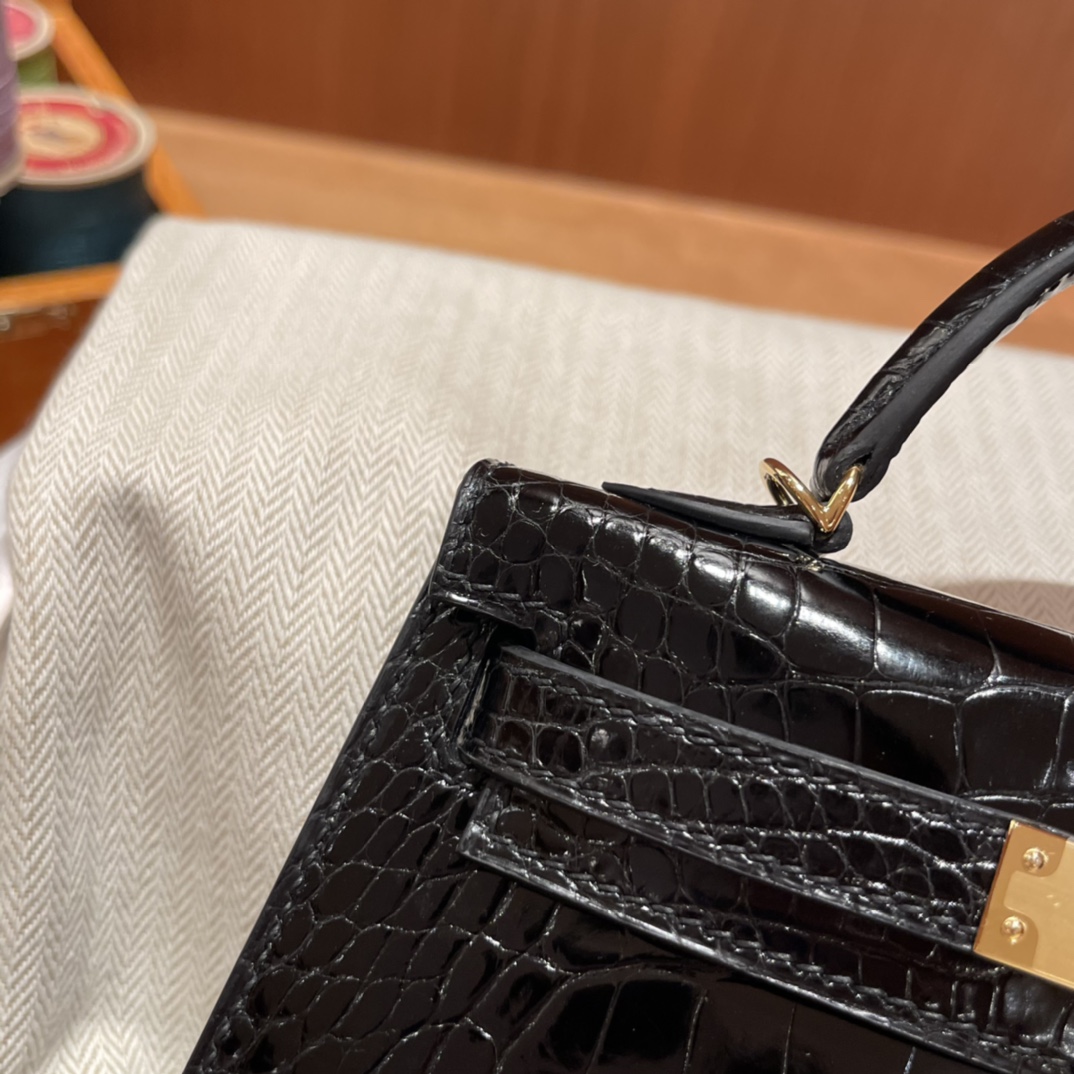 에르메스 미니 켈리백 블랙 금장 샤이니 악어가죽